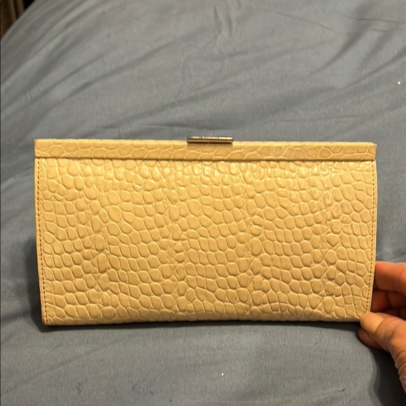 Banana Republic Cowhide leather Cream colored Clutch Bag - Picture 1 of 6